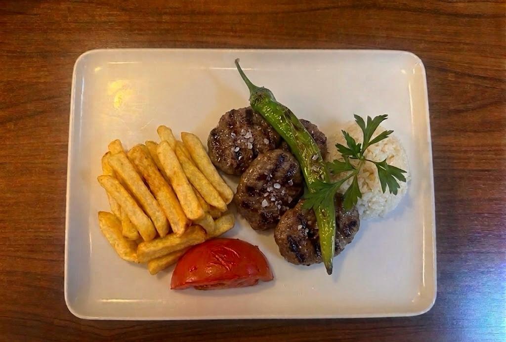 Köfte TAva - Patates Cips - Ayran